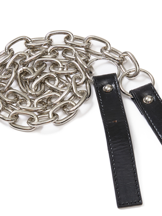 Wrinkle Leather Buckle Chain Strap in Black_VX0AX0700