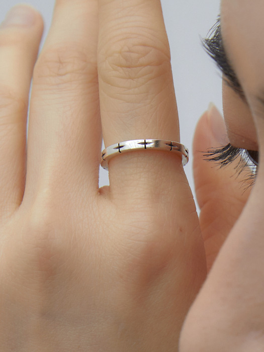 Mini cross ring