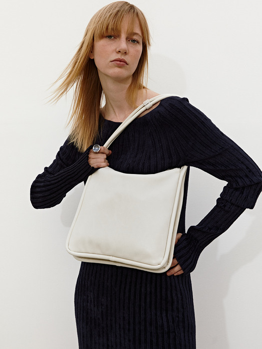 square bag (cream)