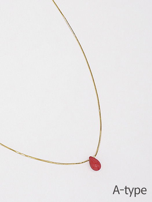 Red berries necklace