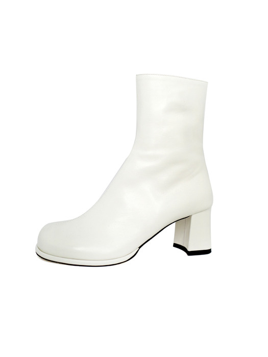 OBLIQUE TOE ANKLE BOOTS [IVORY]