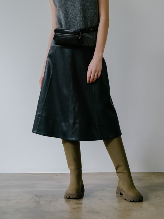 Eco-leather Flare Skirt _ black   