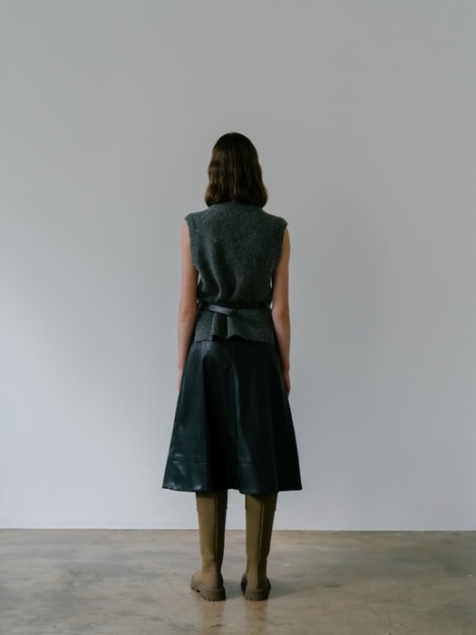 Eco-leather Flare Skirt _ black   