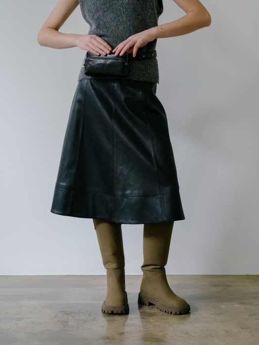 Eco-leather Flare Skirt _ black   