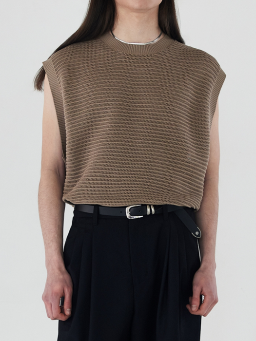 Textured Knit Vest - Brown
