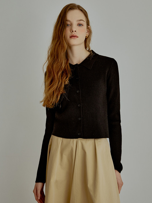 Pale button collar knit (black)