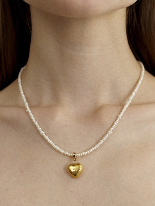 Light Natural Pearl & Heart Necklace