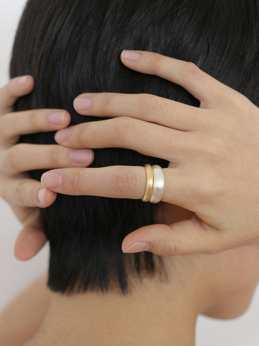 Silky ring (bold)