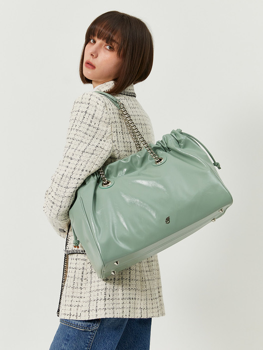 BADGIGI배드지지]CH. SQUARE TRAWSTRING BAG, GREEN