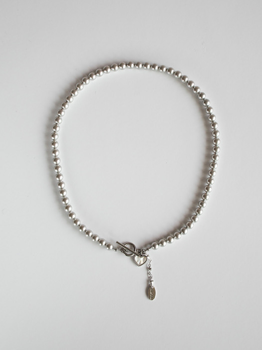 Heart point silver pearl necklace