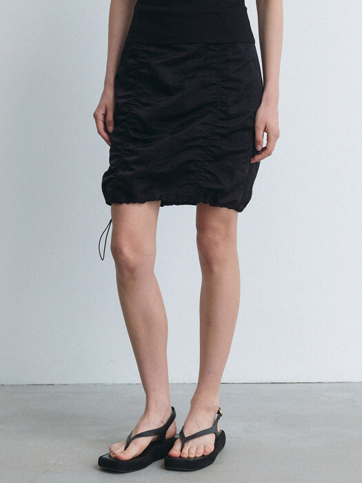 nylon puckering skirt (black)