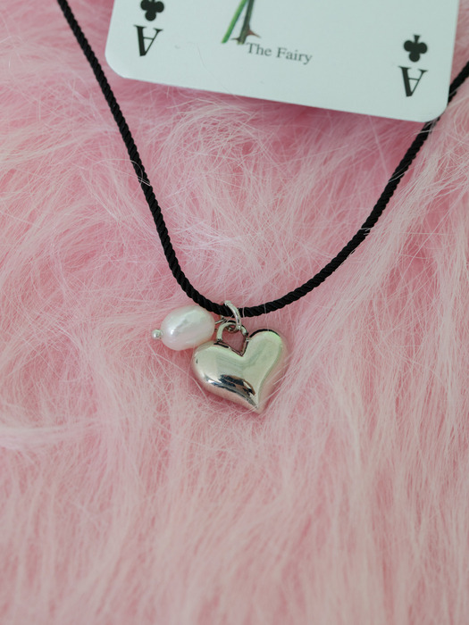 [단독] Heart Pearl Strap Necklace