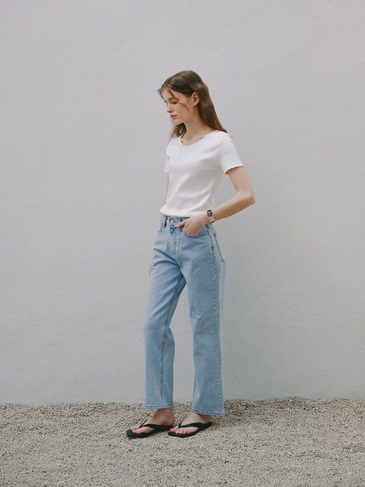 Ovel neck Short sleeved T-shirt -  Ivory