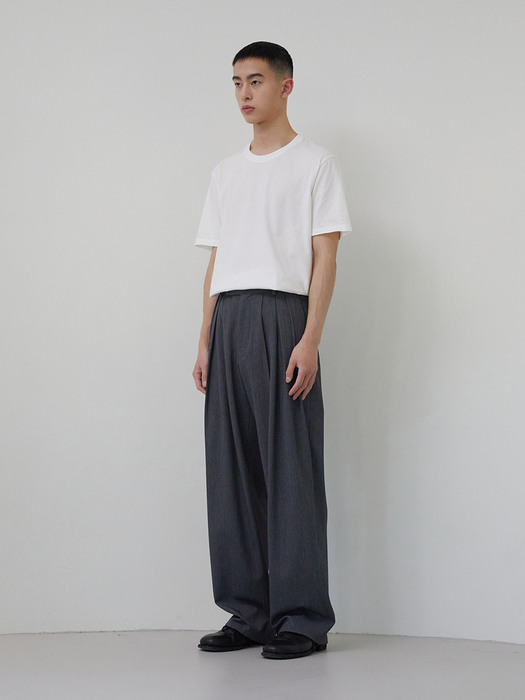 MAD PLEATS WIDE TROUSERS (CHARCOAL)