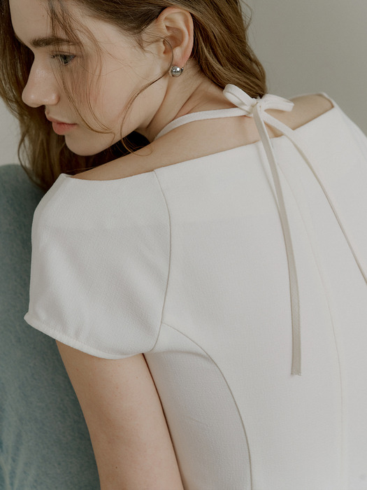 comos 1179 boat neck ribbon blouse (2color)