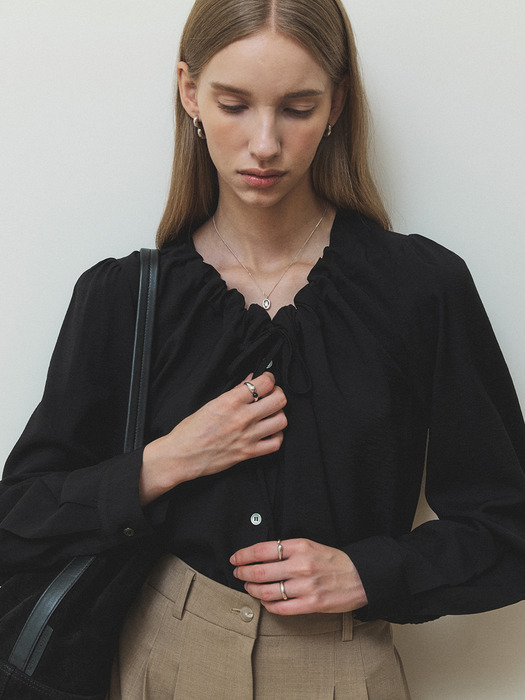 Strap gathered blouse_Black