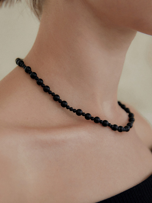 Vary onyx necklace