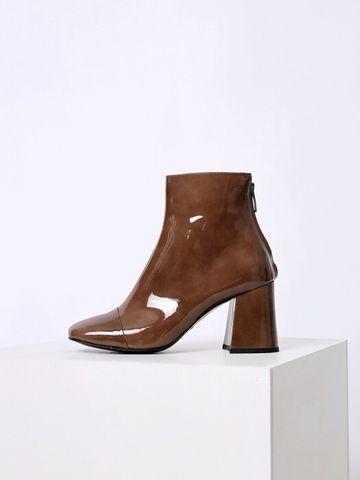 PATENT ANKLE BOOTS - CAMEL