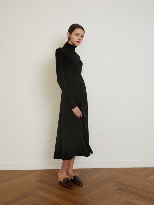 18 Winter_Black Wool Jersey Turtleneck Dress