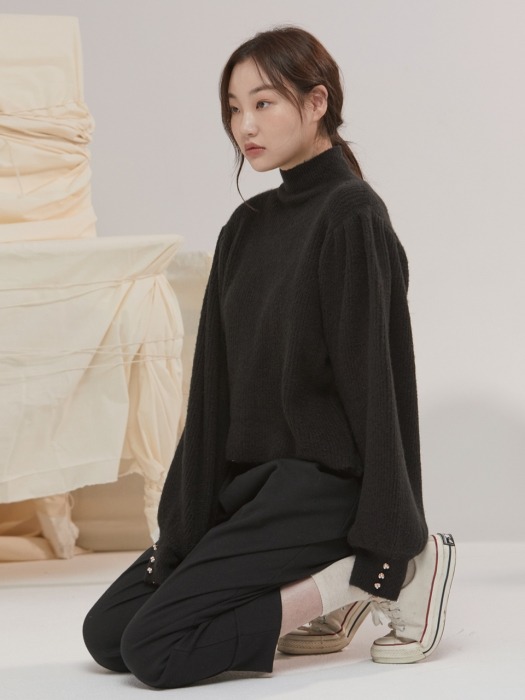 PEARL DECO PUFF SLEEVE KNIT BLACK