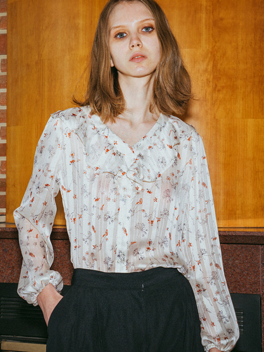 Ivory Flower Line Blouse