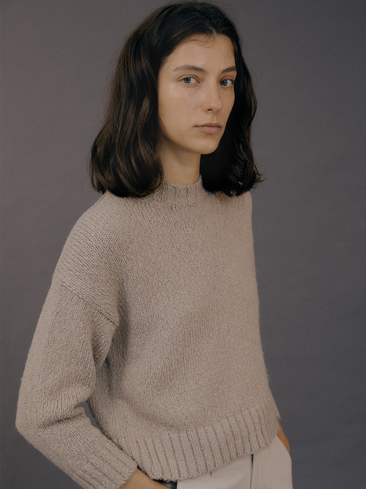Knobbly yarn sweater (Beige)