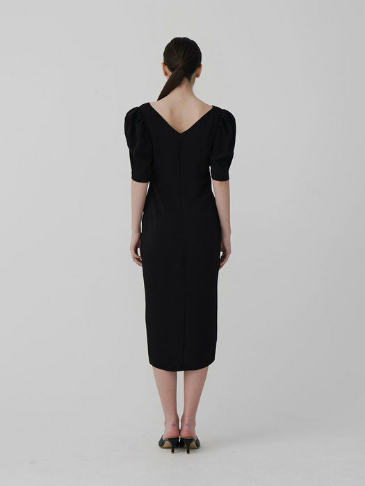 Wave Neck Dress_Black