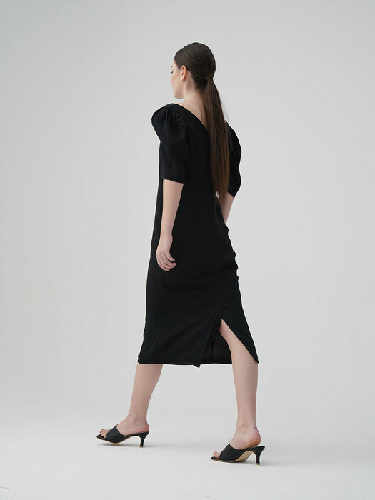 Wave Neck Dress_Black