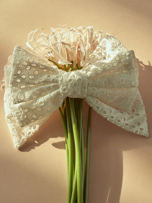 Triple Eyelet Ribbon Hair Pin