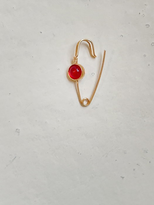 Ruby red clip