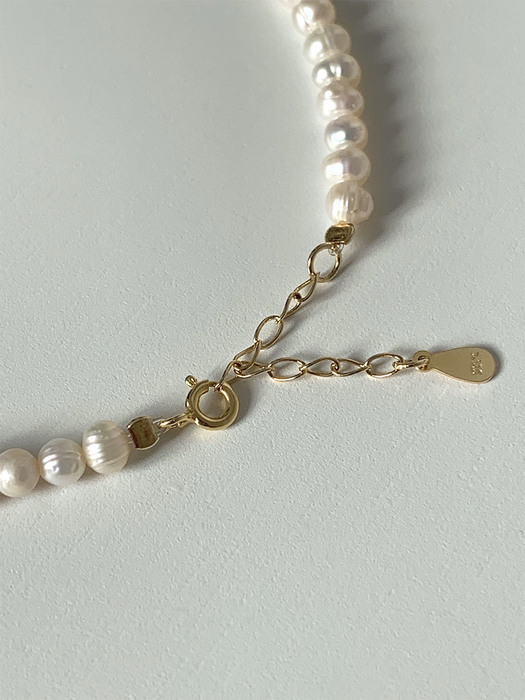 mini pearl choker necklace
