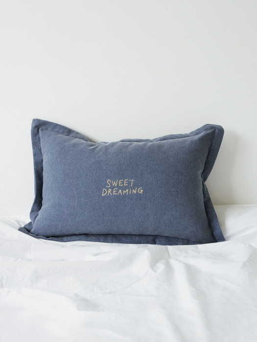 Sweet dreaming cushion cover