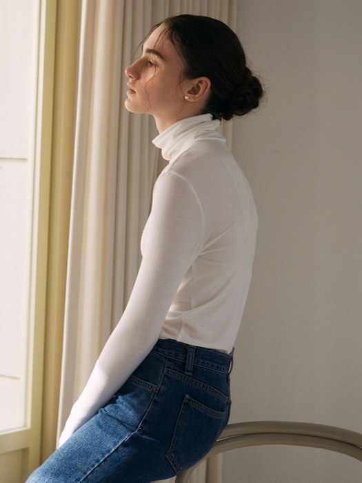 CLASSIC TURTLENECK TOP_IVORY