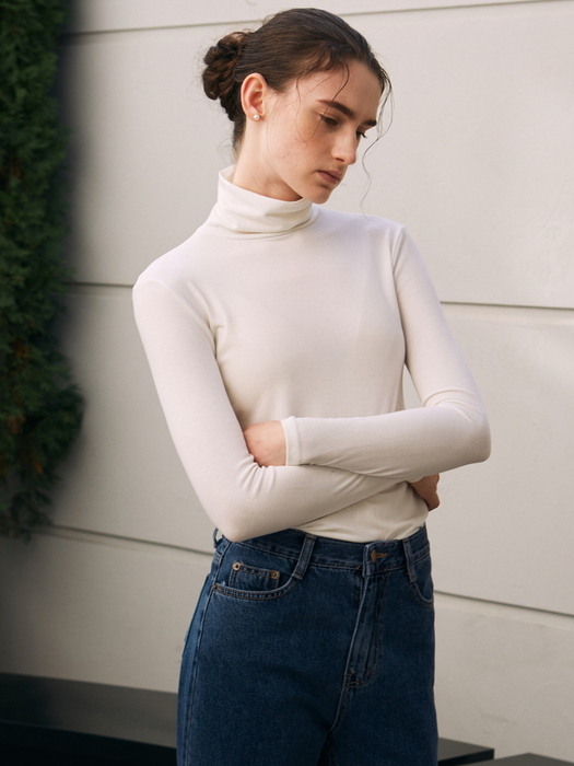 CLASSIC TURTLENECK TOP_IVORY