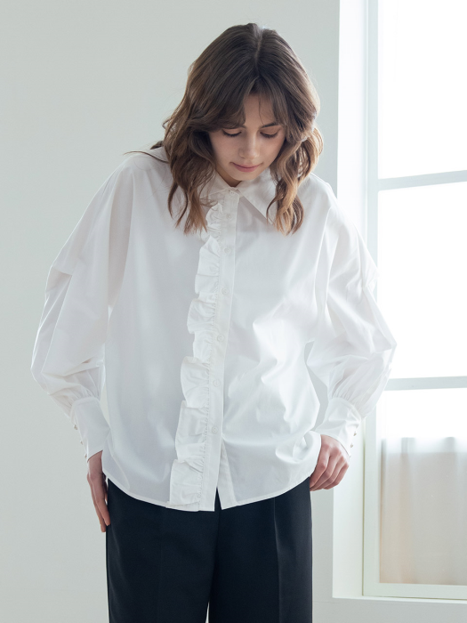 WED_Triple button sleeve white shirt
