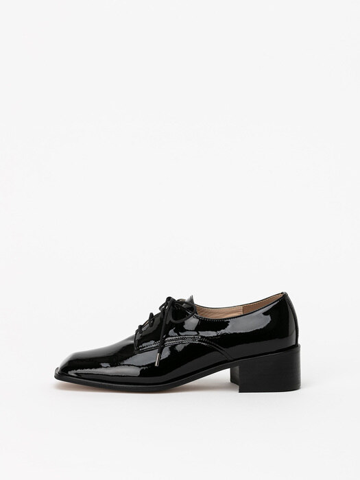 Cordan Lace-up Derby Shoes in Black Patent