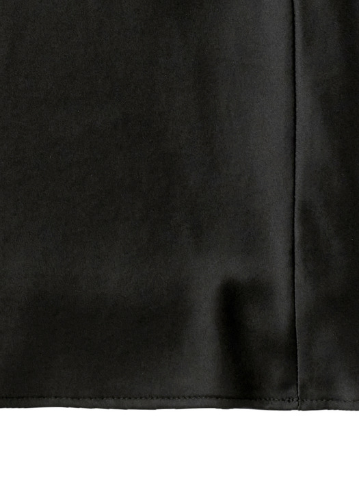 [EXCLUSIVE] Satin Midi Skirt Black