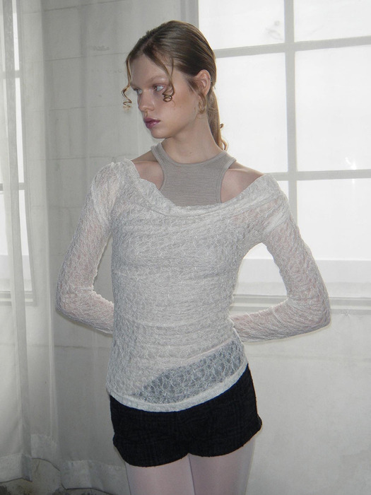 LACE FITTED CLASSICAL TOP / IVORY