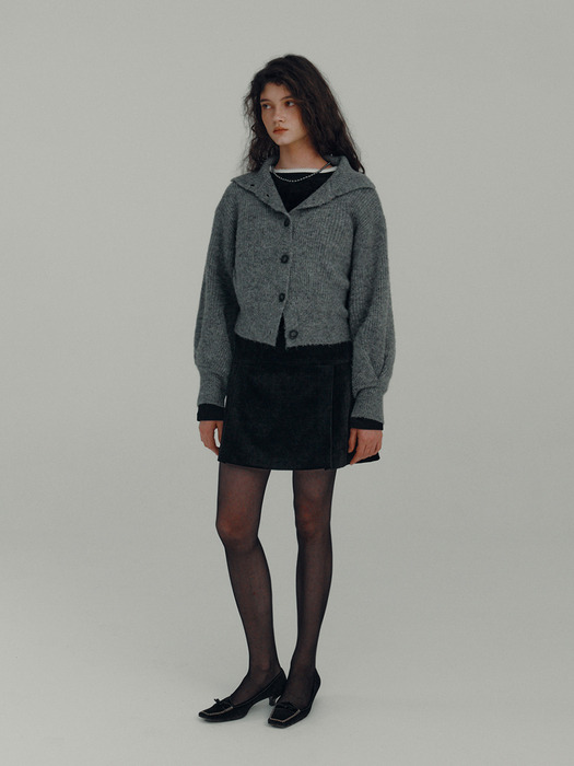 Wool collar knit cardigan. Gray