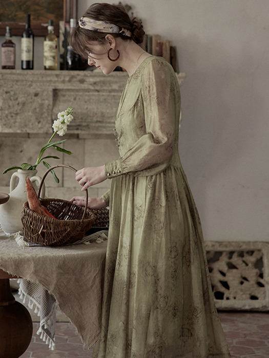 PM_Vintage floral slimming dress