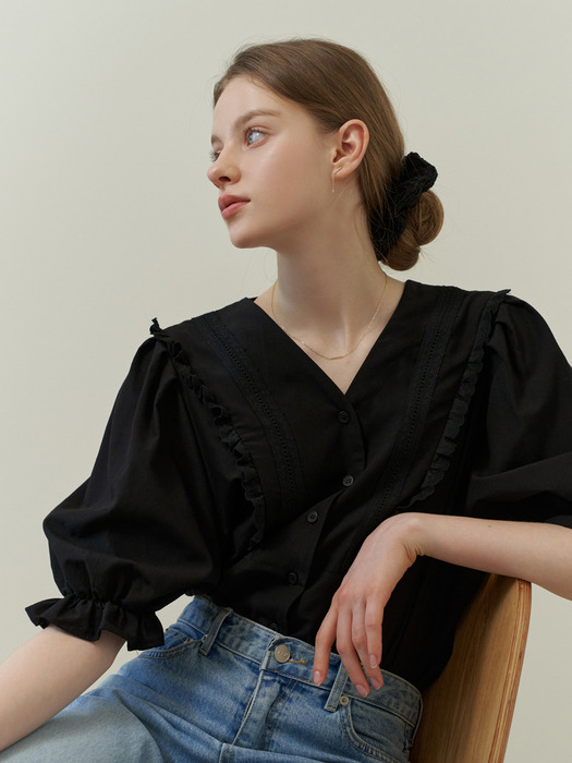 Blur lace blouse (black)