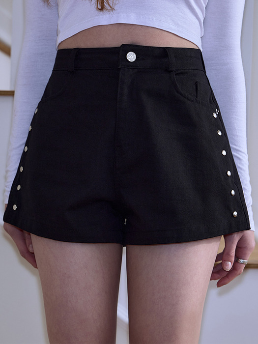 Wide Studded shorts [Black]