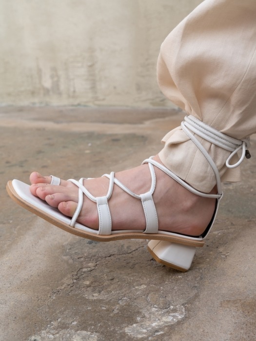 [단독]CROSS ROPE SANDAL C9S07WT