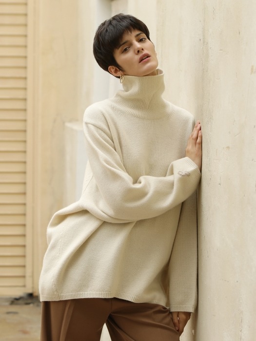 Cashmere boxy turtleneck_Ivory