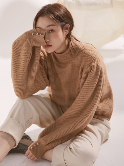 PEARL DECO PUFF SLEEVE KNIT CAMEL