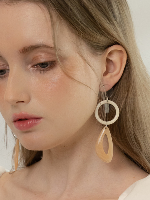 Maria acrylic earrings