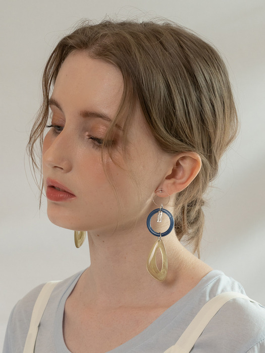 Maria acrylic earrings