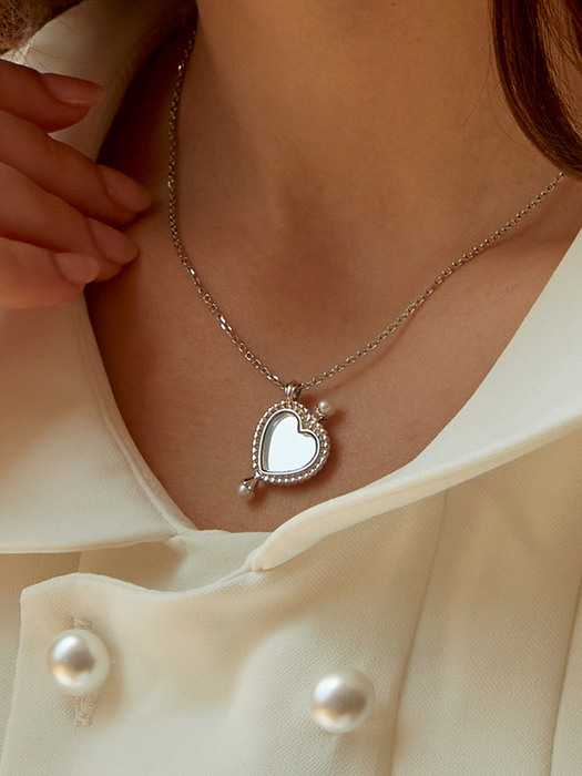 Amour necklace