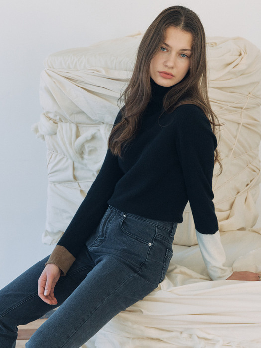 [FRONTROW x RePLAIN] Color-Block Cashmere Blend Turtleneck + Mid-rise Straight Jeans_Grey SET 