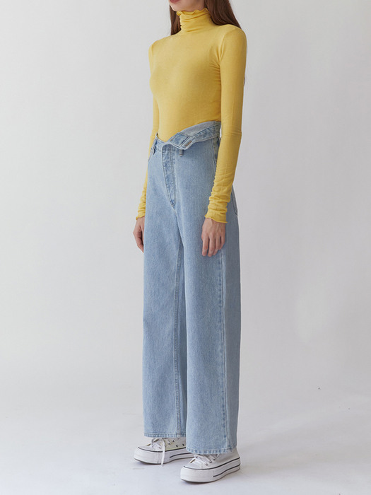 FOLDED DENIM PANTS - LIGHT BLUE